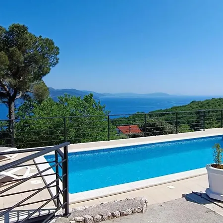 Butterfly 1 - Opatija By Guide Apartment *